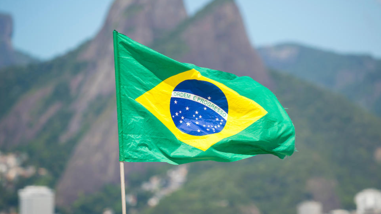 Brazil Lazyllama Alamy