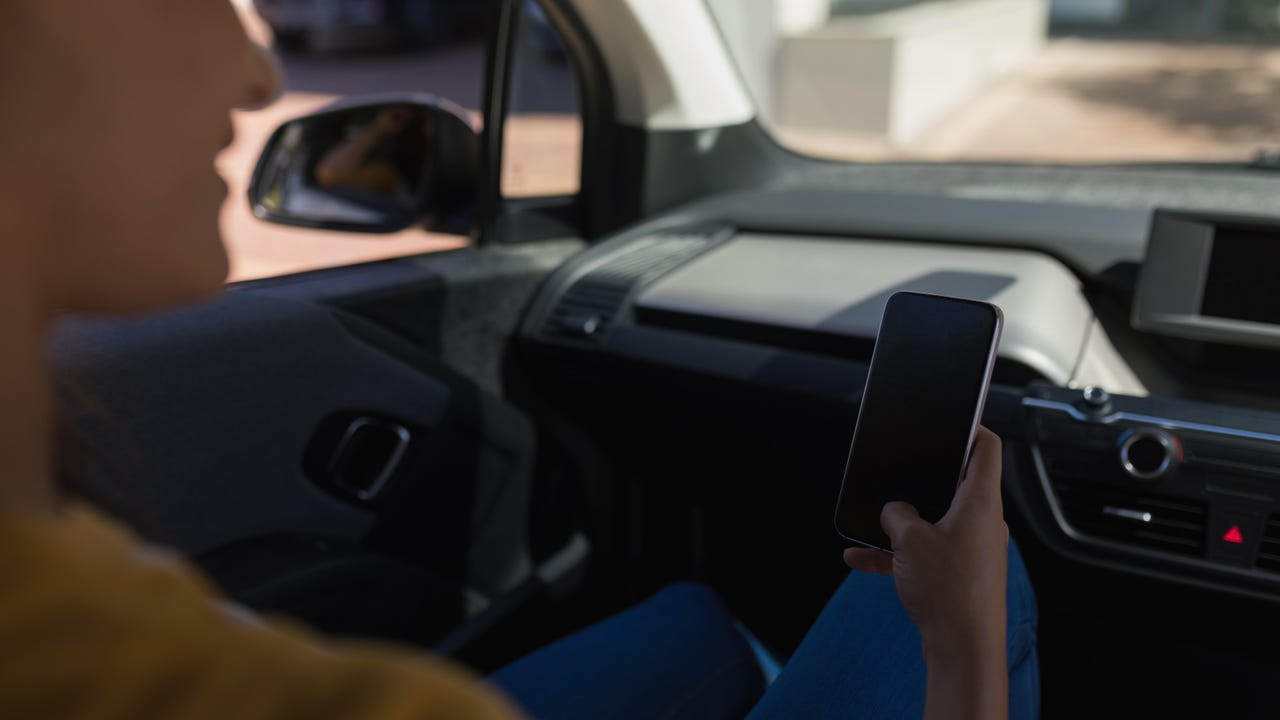 Phone Car Wavebreak Media Premium Alamy Stbred