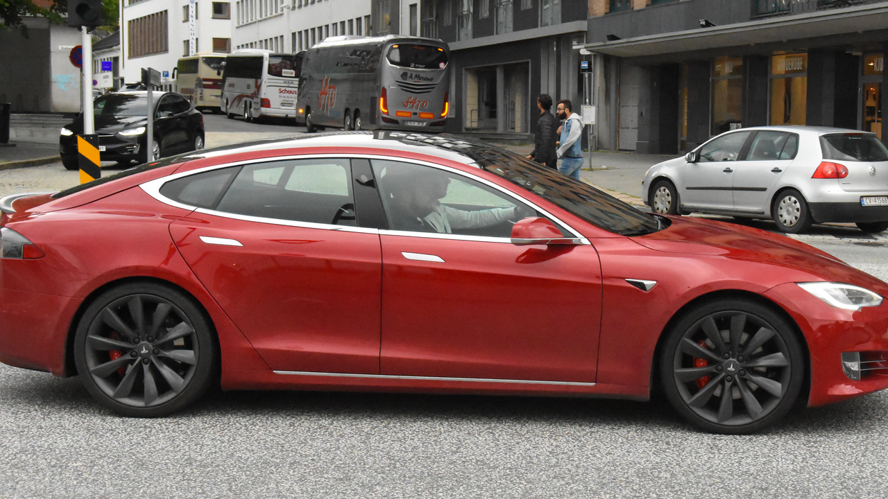 Tesla Itsik Marom Alamy Fjbnjs