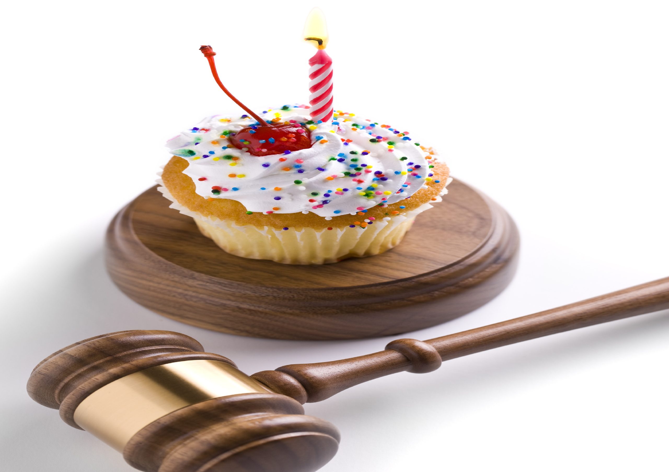 Gavel Cupcake Birthday Gettyimages 171110343 Eanutq Scaled