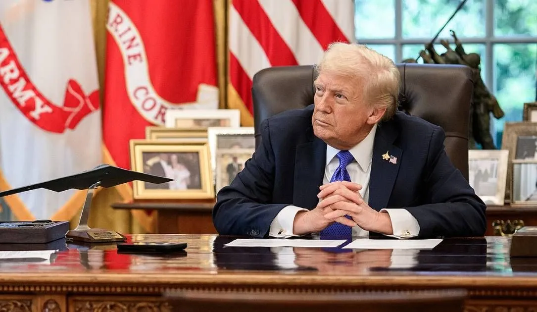 Trump Oval Office 7190Db0B53 Xbhwms