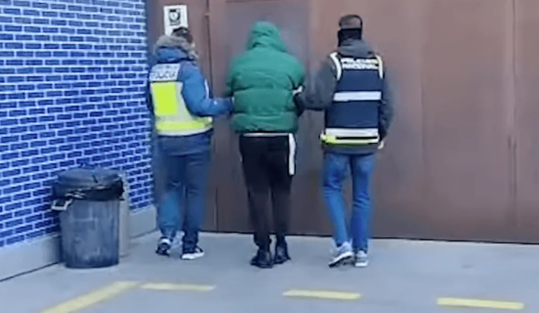 Man Arrested Igualada Spain Data Theft 8879384428 H7Vzf6