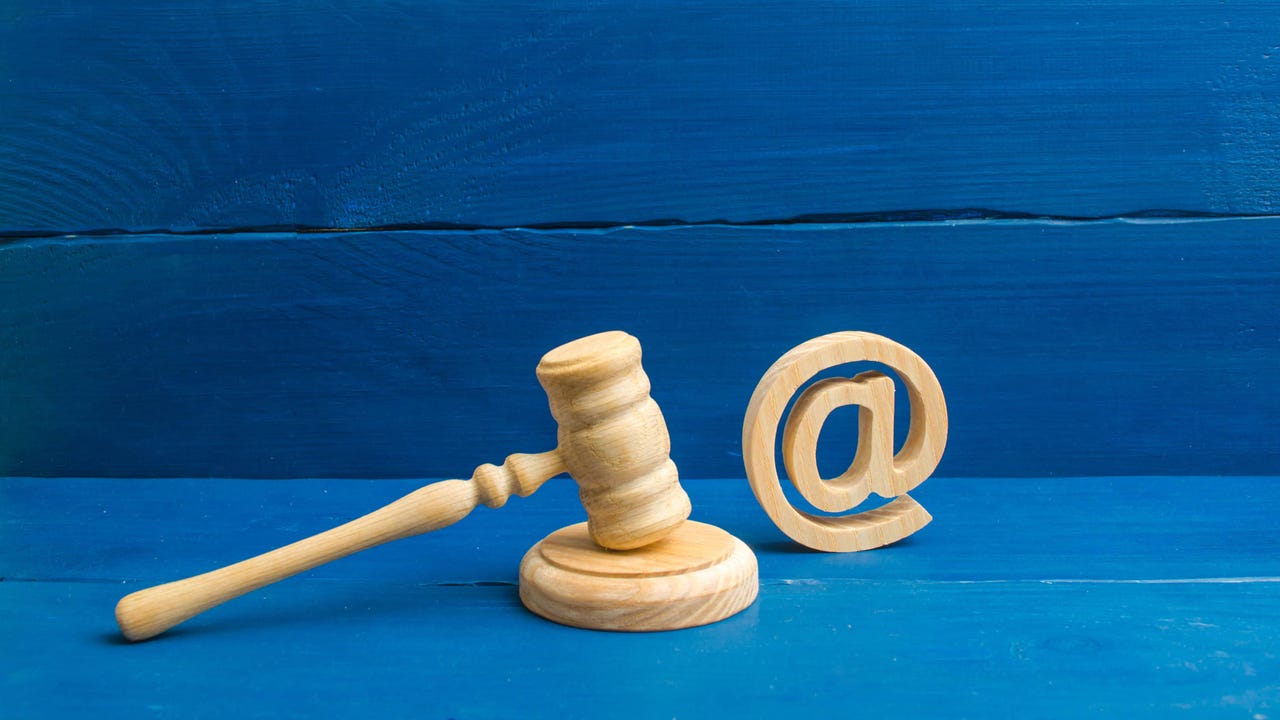 Judge Gavel Andrii Yalanskyi Alamy N627Ei