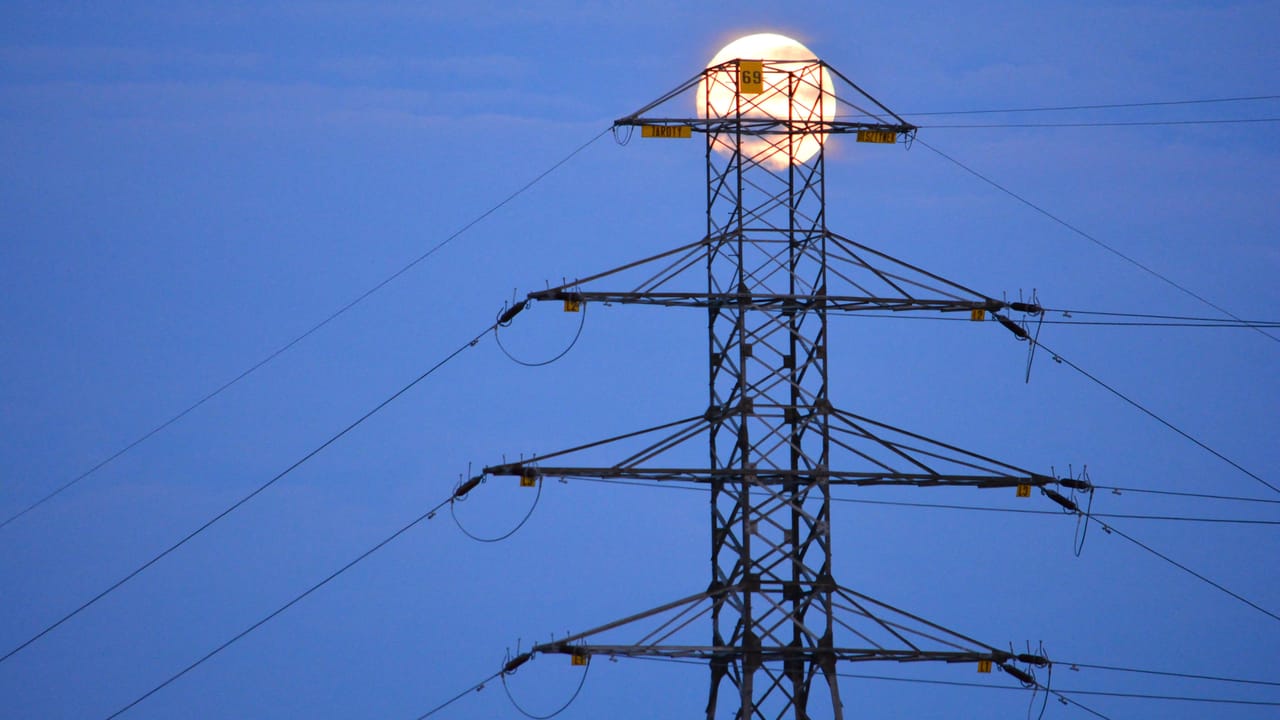 Power Pylon Poland Pawel Chrzaszcz Alamy