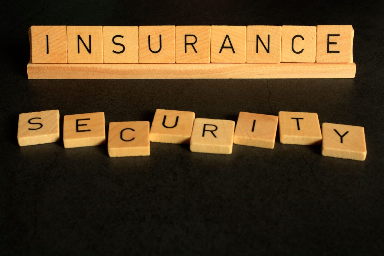 Insurance Travellinglight Alamy B3Hpet