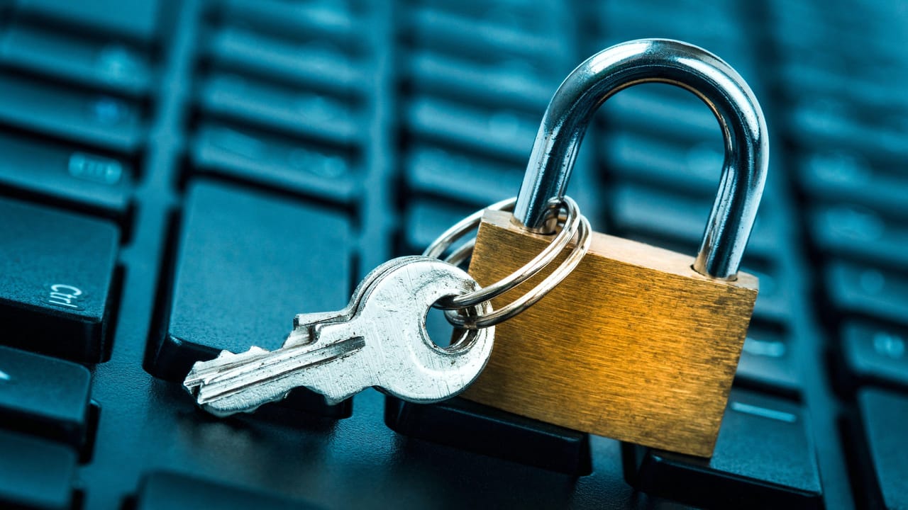 Padlock Keyboard Panther Media Global Alamy Qq2Zzf